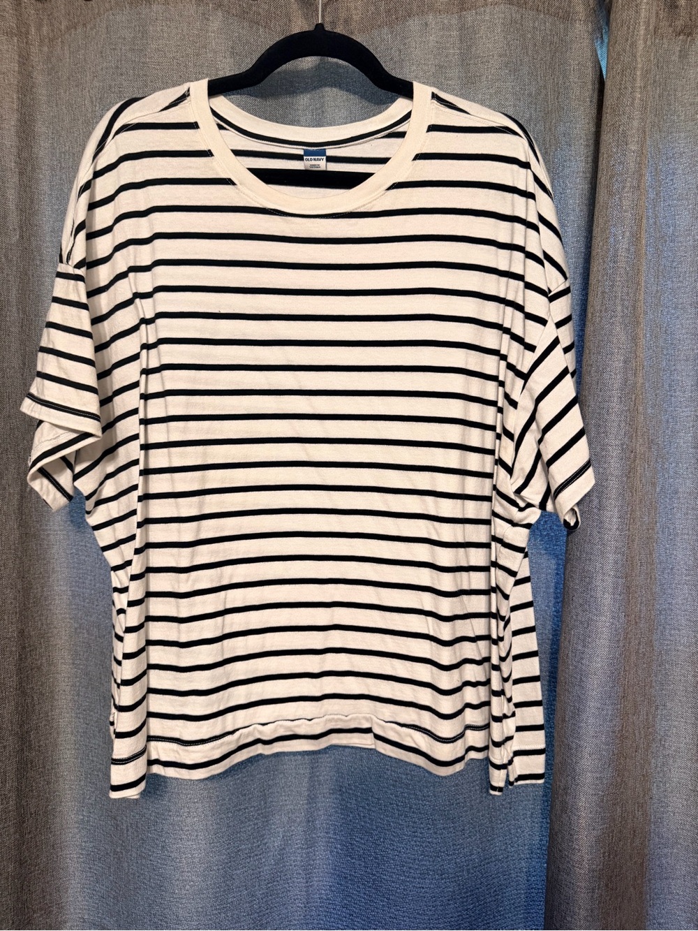 Old Navy White & Black Striped Short Sleeve Tee